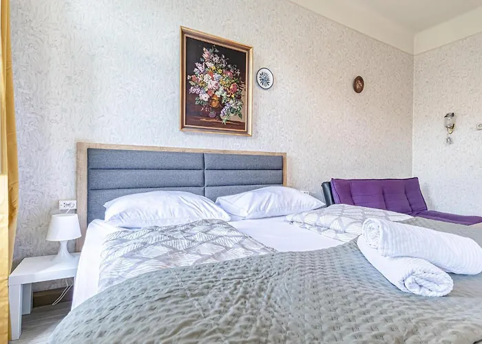 Stylish 2br Garden & Contemporary Amenitie Viyana