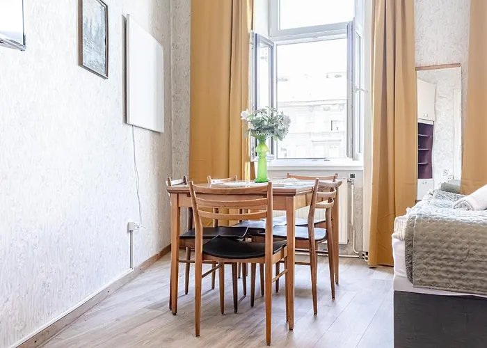 Stylish 2br Garden & Contemporary Amenitie
