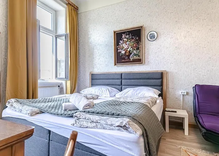 Stylish 2br Garden & Contemporary Amenitie